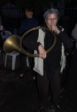 2016 06 03 Andrée MOULIER joue du cor.jpg, mai 2024